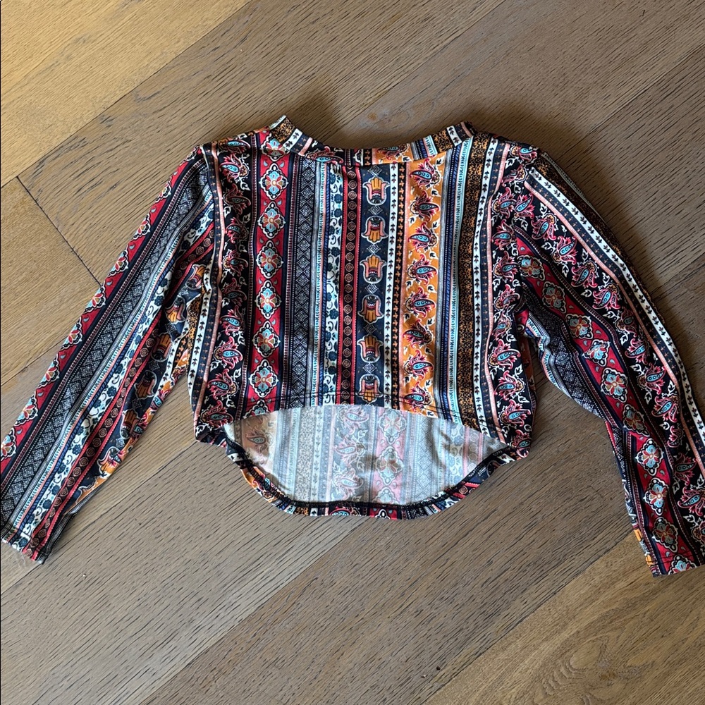 Colorful Printed Cropped Top - Picture 3 of 4